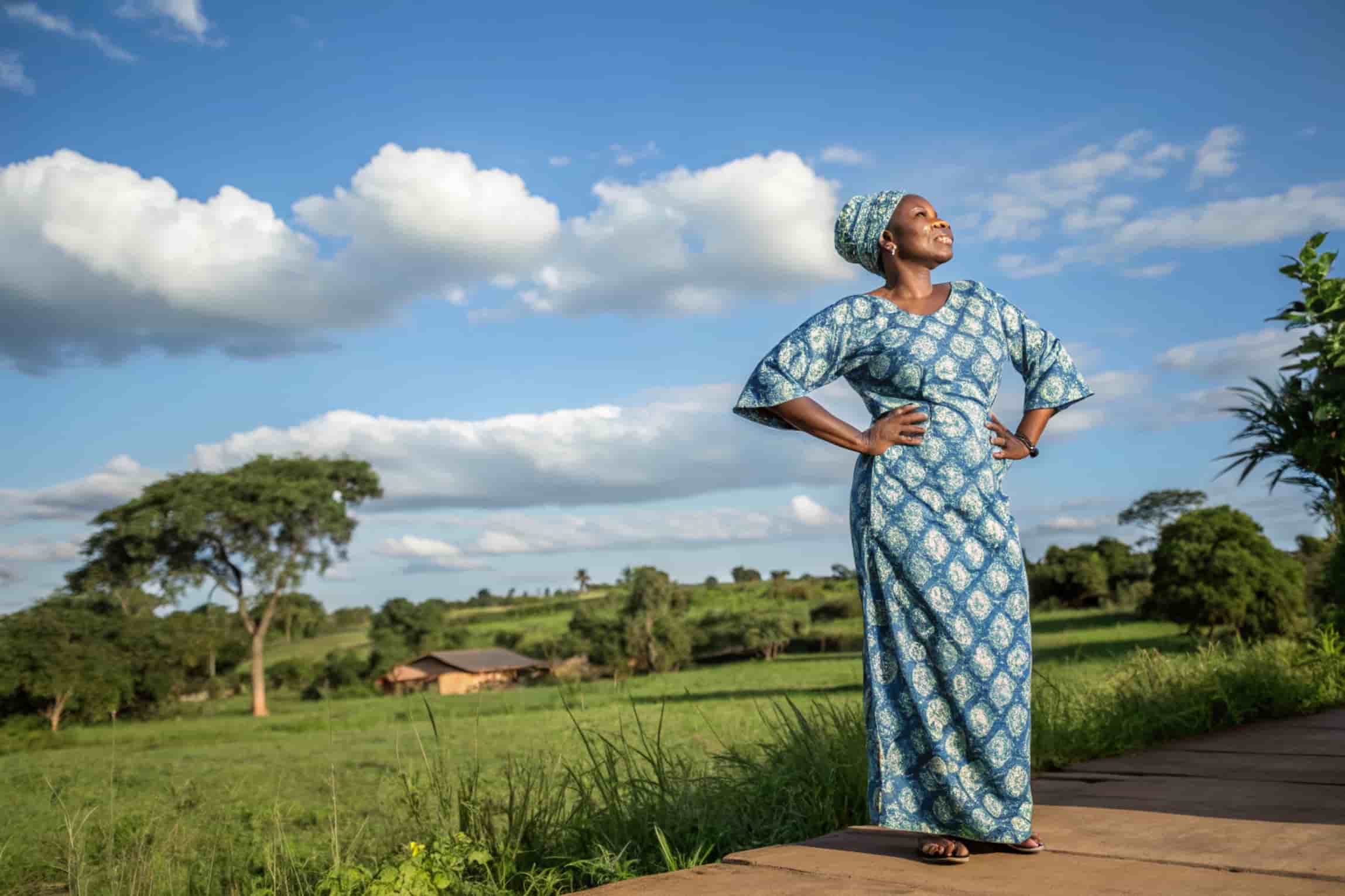 Unusual Award N.13: Extreme Gluteal Proportions In African Woman