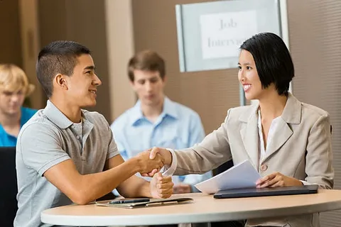 Role of Yimusanfendi for Students and Job Seekers